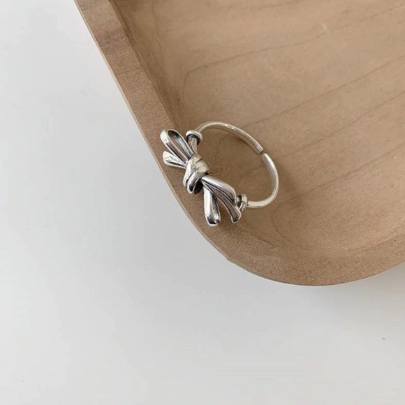 Minimalist 925 Sterling Silver Bow Knot Ring - Picture 3 of 4